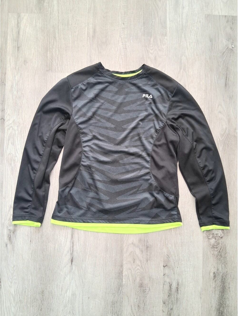 FILA Boys Youth 18/20, XL Long Sleeve Black Grey Geometric Neon Athletic Shirt